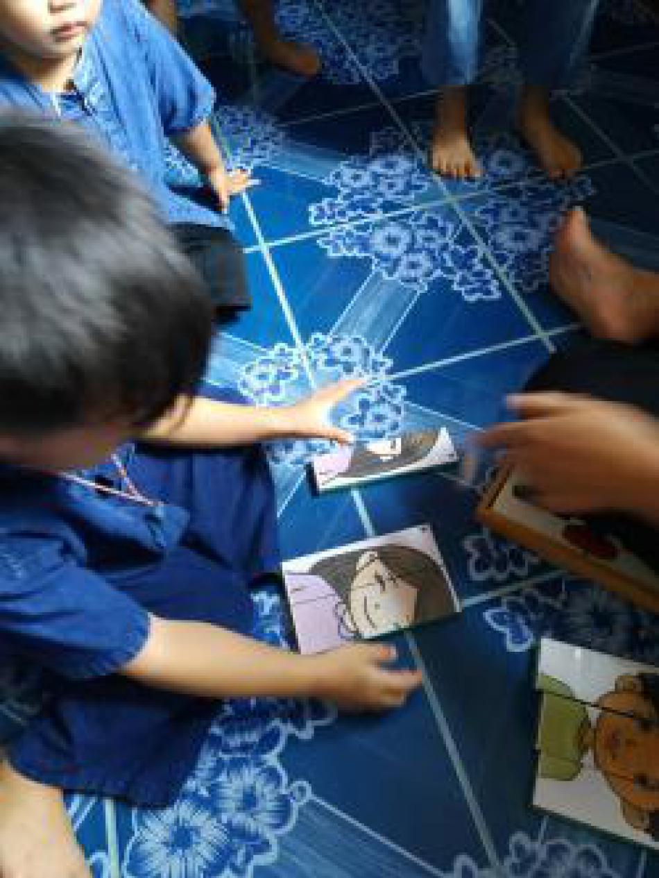 การจัดกิจกรรมเกมการศึกษาและกิจกรรมเคลื่อนไหวอยู่กับที่ ของศูนย์พัฒนาเด็กเล็ก(จำนวน 5 ภาพ)