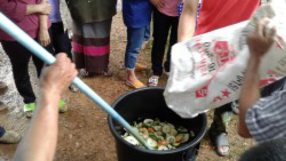 โครงการทำปุ๋ยชีวภาพ  โครงการทำปุ๋ยชีวภาพ อบต.สบปราบ(จำนวน 5 ภาพ)